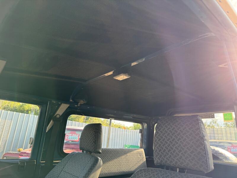 LAND ROVER DEFENDER 90