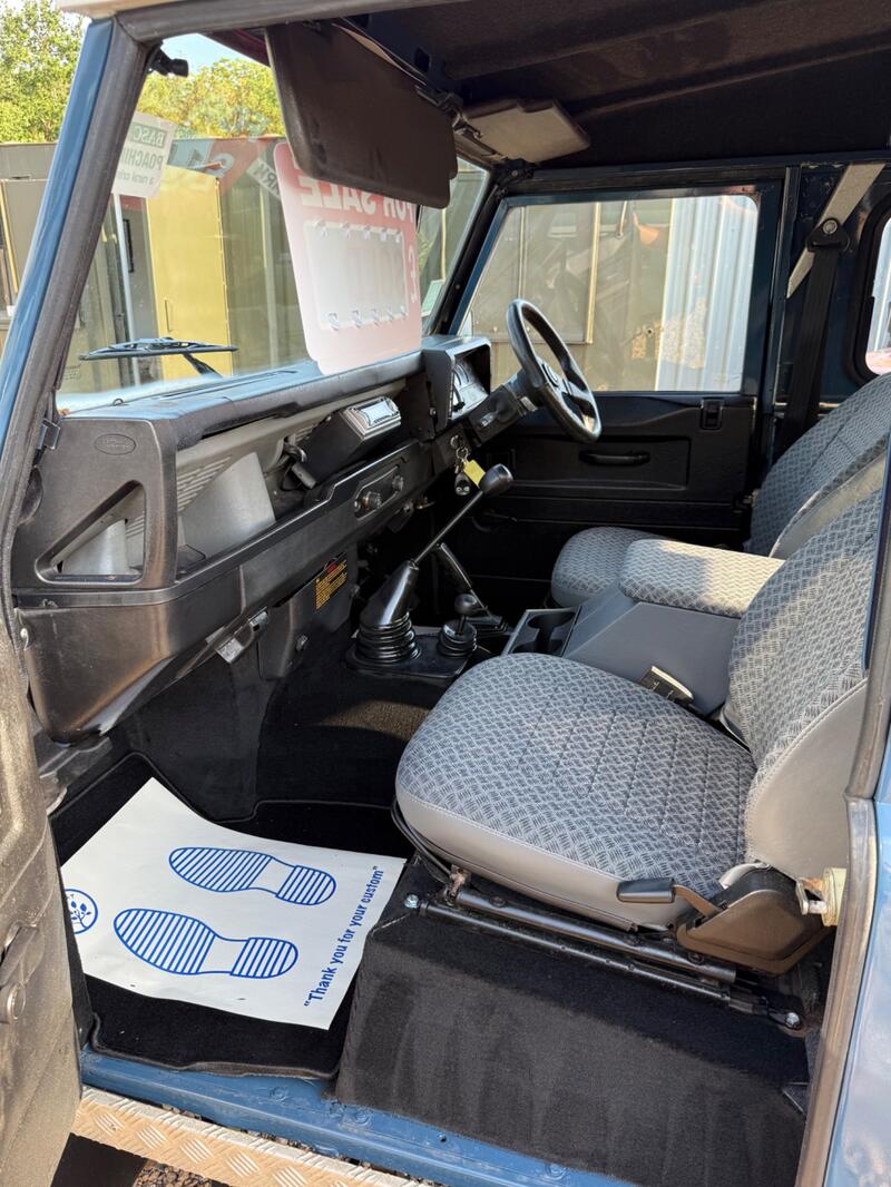 LAND ROVER DEFENDER 90