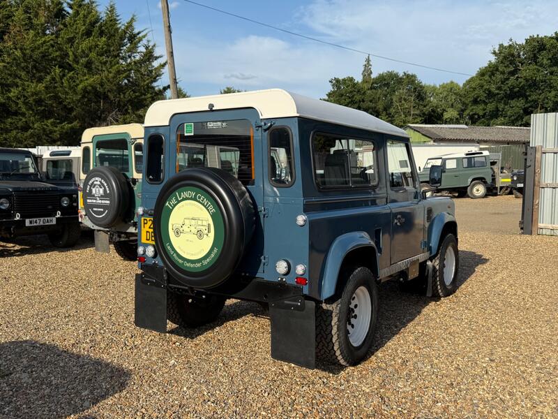 LAND ROVER DEFENDER 90