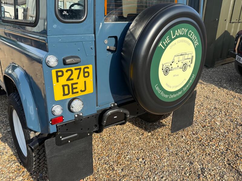 LAND ROVER DEFENDER 90