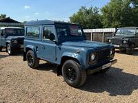 LAND ROVER DEFENDER 90