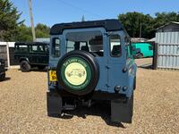 LAND ROVER DEFENDER 90
