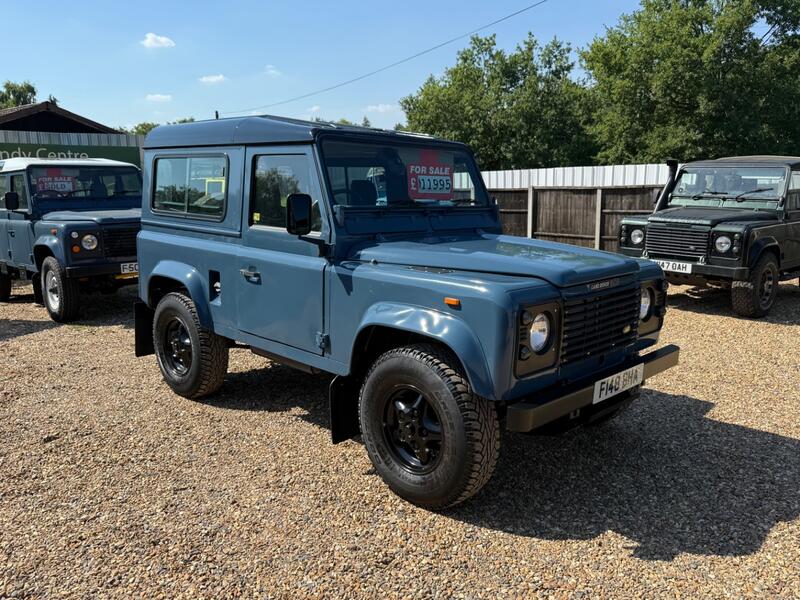 LAND ROVER DEFENDER 90