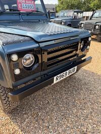 LAND ROVER DEFENDER 90