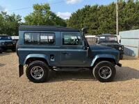 LAND ROVER DEFENDER 90