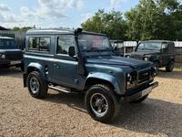 LAND ROVER DEFENDER 90
