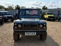LAND ROVER DEFENDER 90