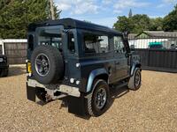 LAND ROVER DEFENDER 90