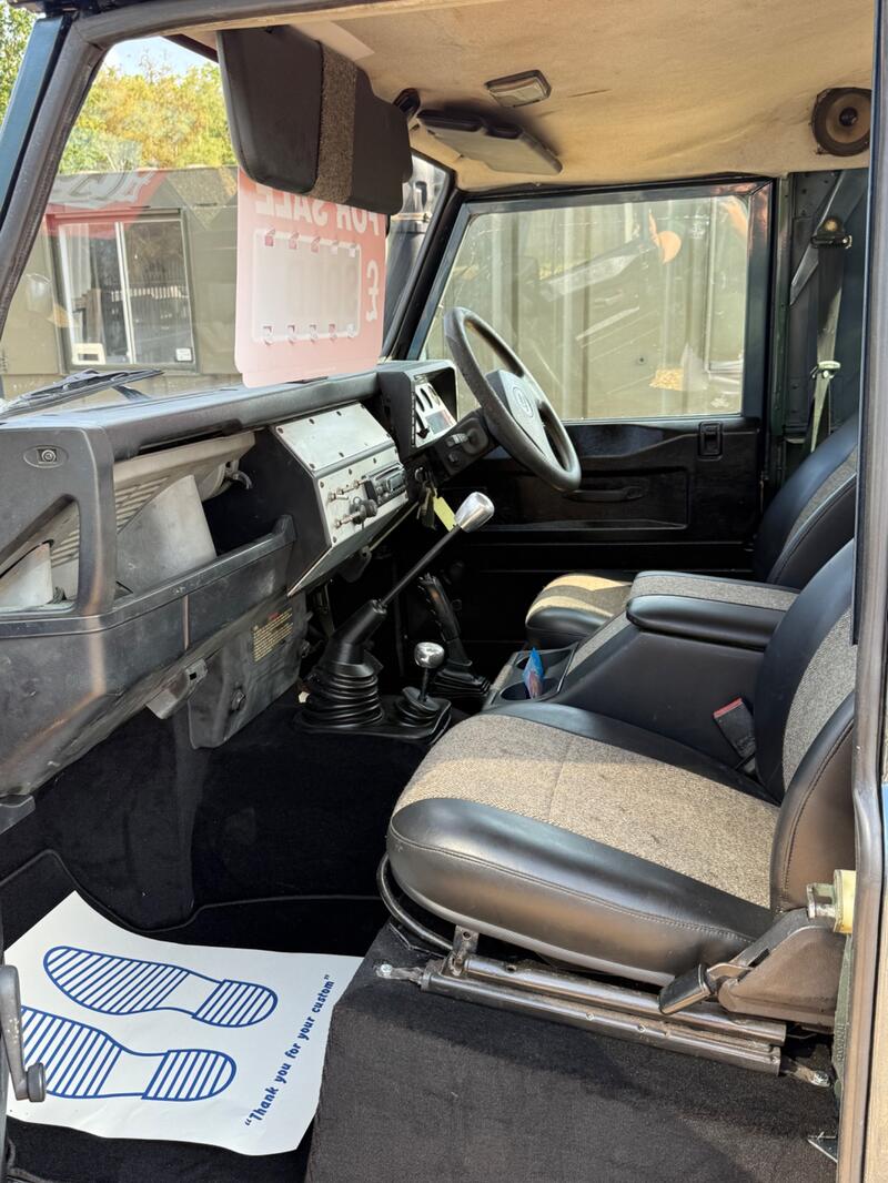 LAND ROVER DEFENDER 90