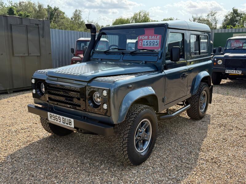 LAND ROVER DEFENDER 90
