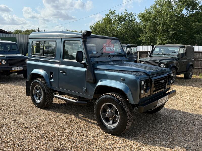 LAND ROVER DEFENDER 90