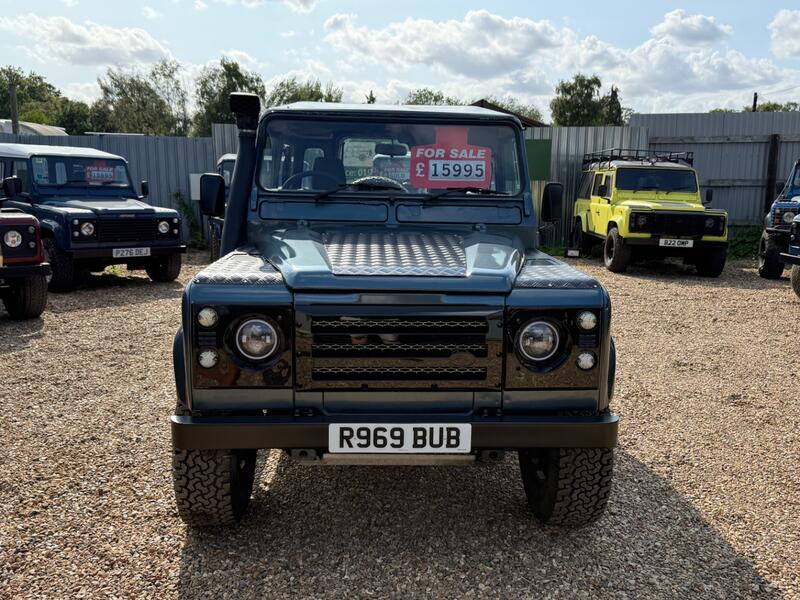 LAND ROVER DEFENDER 90