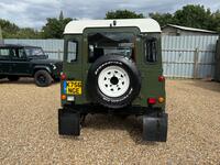 LAND ROVER DEFENDER 90