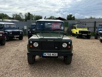 LAND ROVER DEFENDER 90