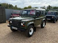 LAND ROVER DEFENDER 90