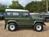 LAND ROVER DEFENDER 90