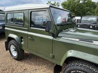 LAND ROVER DEFENDER 90