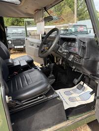 LAND ROVER DEFENDER 90