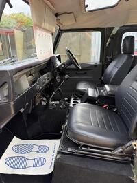 LAND ROVER DEFENDER 90