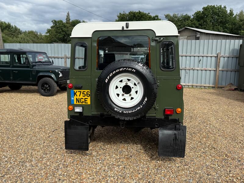 LAND ROVER DEFENDER 90