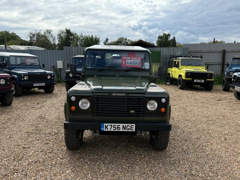 LAND ROVER DEFENDER 90