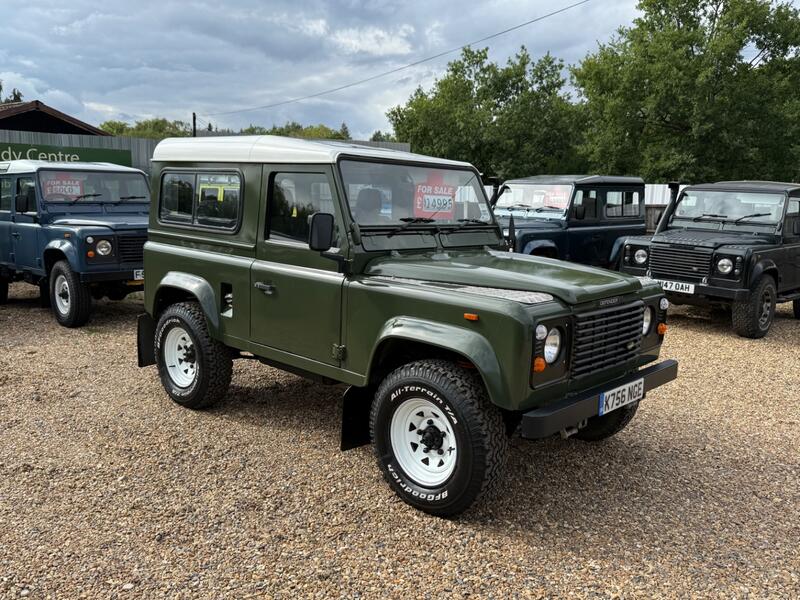 LAND ROVER DEFENDER 90
