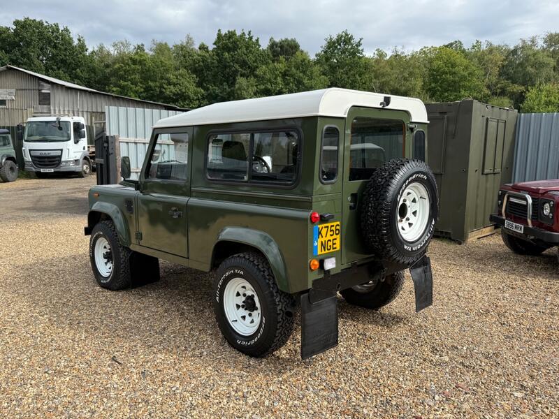 LAND ROVER DEFENDER 90