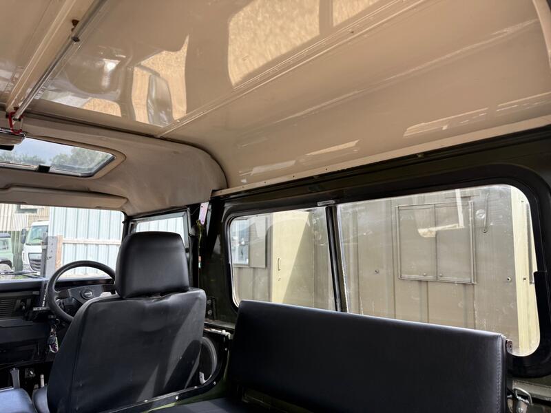 LAND ROVER DEFENDER 90