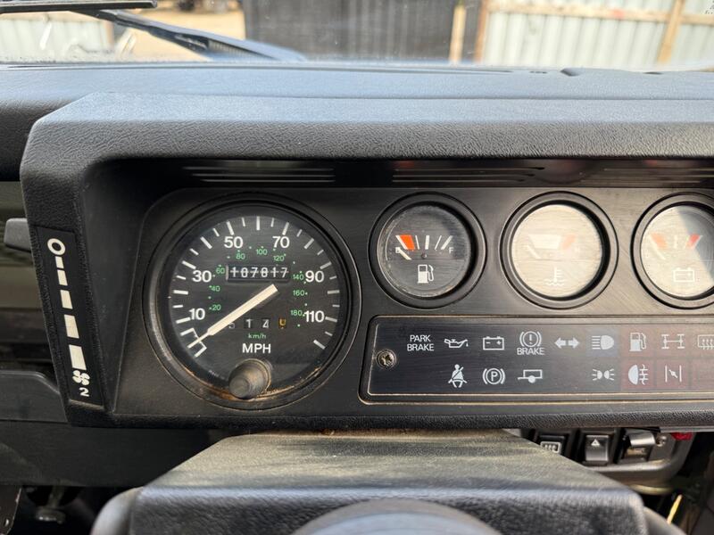 LAND ROVER DEFENDER 90