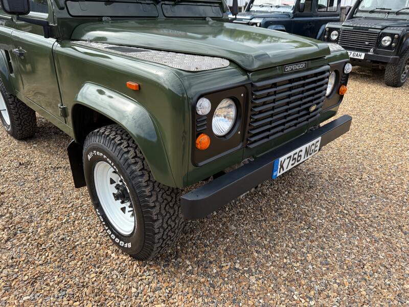 LAND ROVER DEFENDER 90