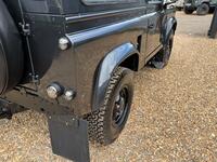 LAND ROVER DEFENDER 90