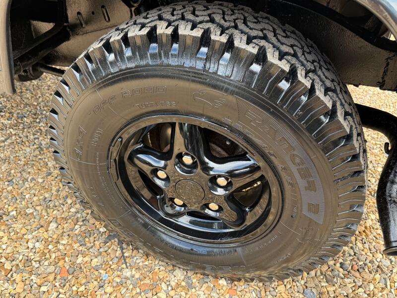 LAND ROVER DEFENDER 90