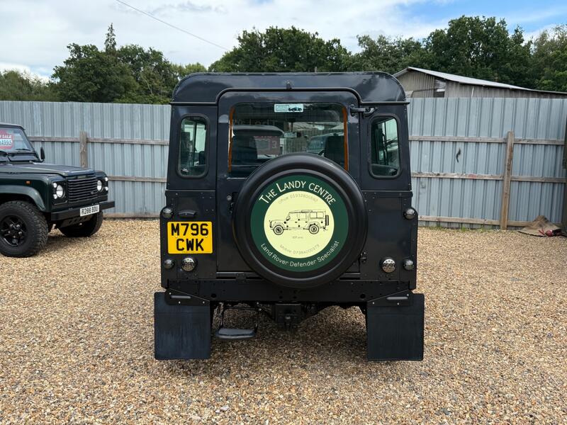 LAND ROVER DEFENDER 90