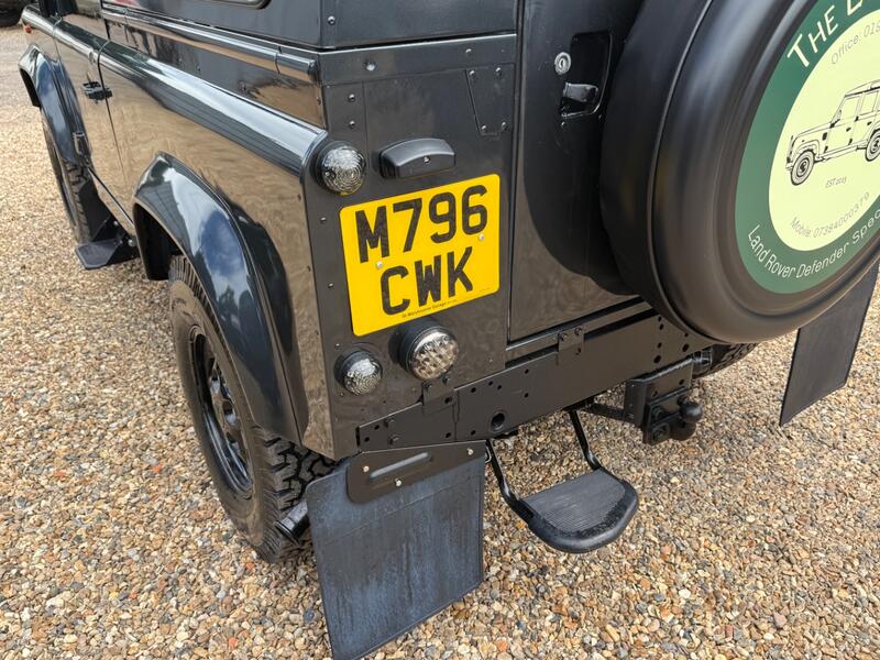LAND ROVER DEFENDER 90