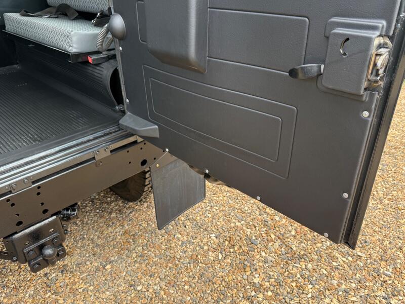 LAND ROVER DEFENDER 90