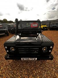 LAND ROVER DEFENDER 90