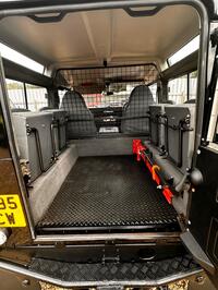 LAND ROVER DEFENDER 90