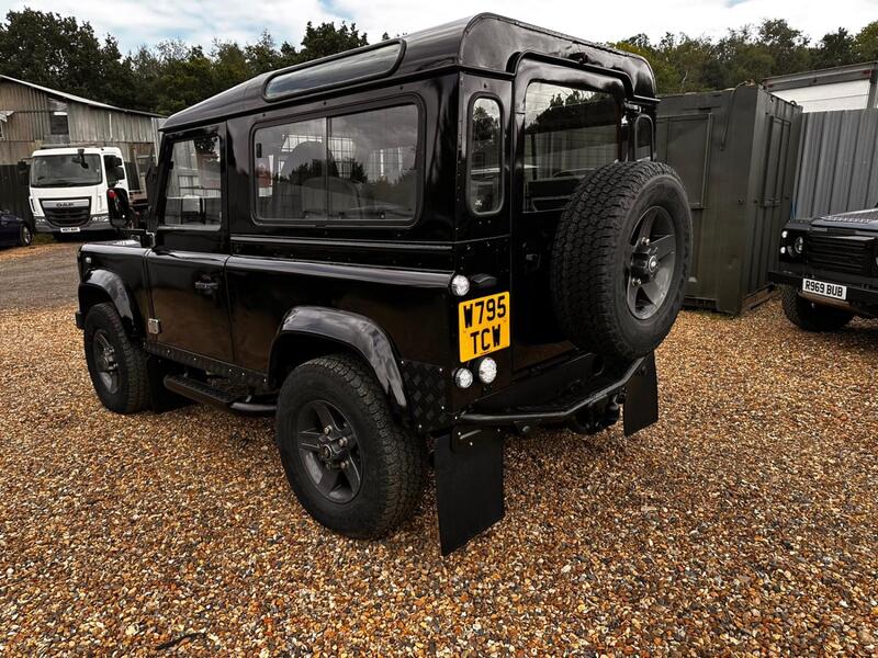 LAND ROVER DEFENDER 90