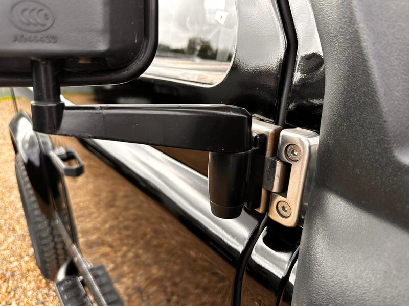 LAND ROVER DEFENDER 90