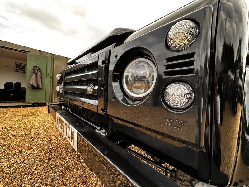 LAND ROVER DEFENDER 90