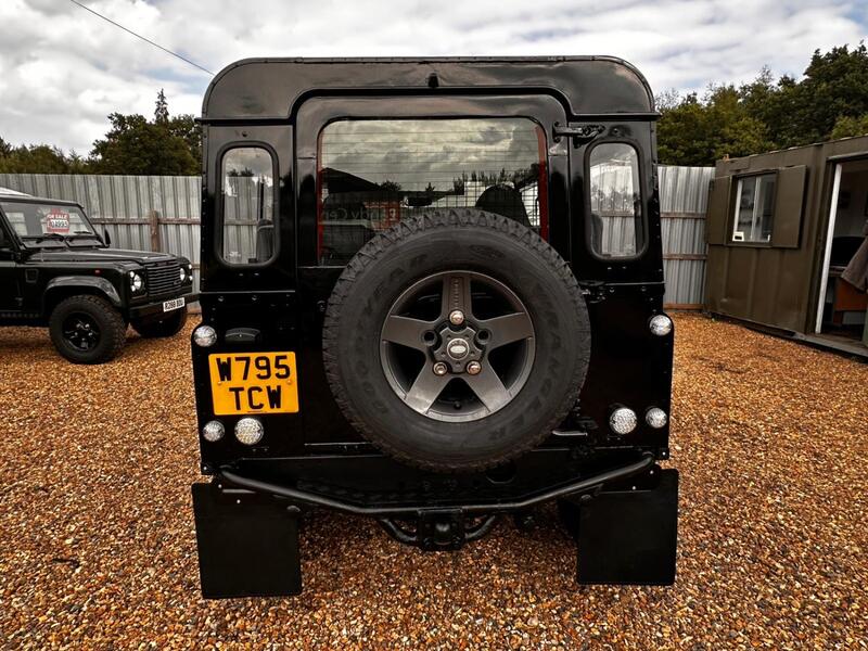 LAND ROVER DEFENDER 90