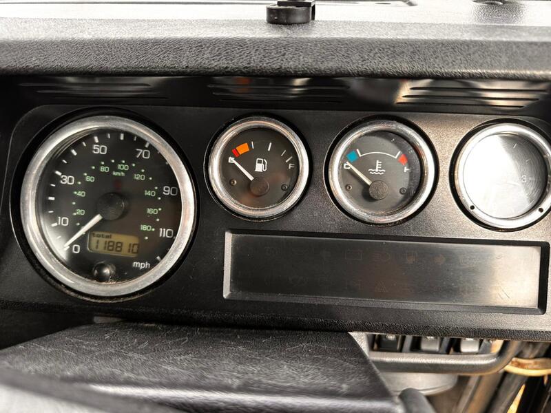LAND ROVER DEFENDER 90