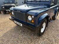 LAND ROVER DEFENDER 90