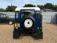 LAND ROVER DEFENDER 90