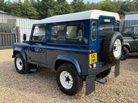 LAND ROVER DEFENDER 90