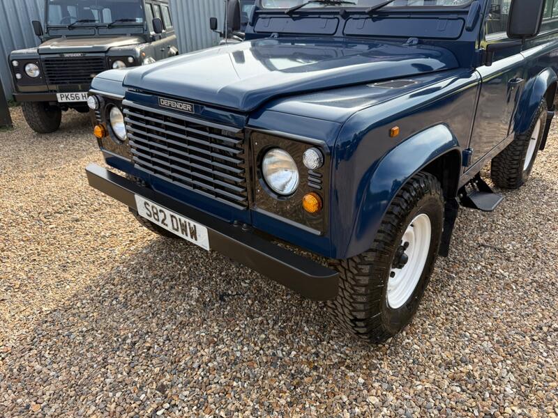 LAND ROVER DEFENDER 90