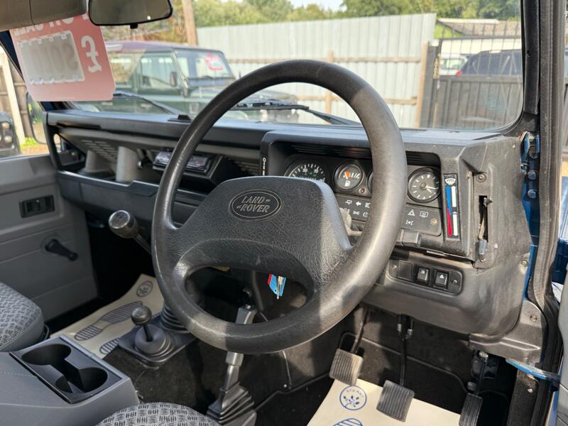 LAND ROVER DEFENDER 90