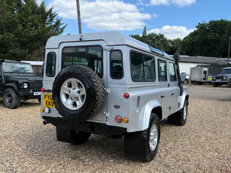 LAND ROVER DEFENDER 110