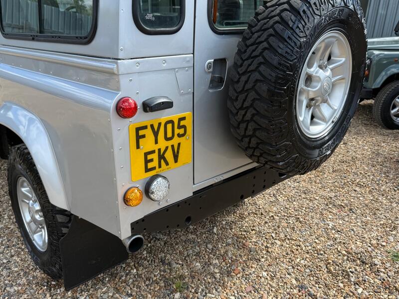 LAND ROVER DEFENDER 110