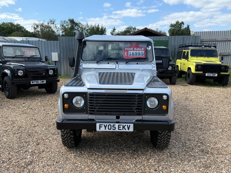 LAND ROVER DEFENDER 110